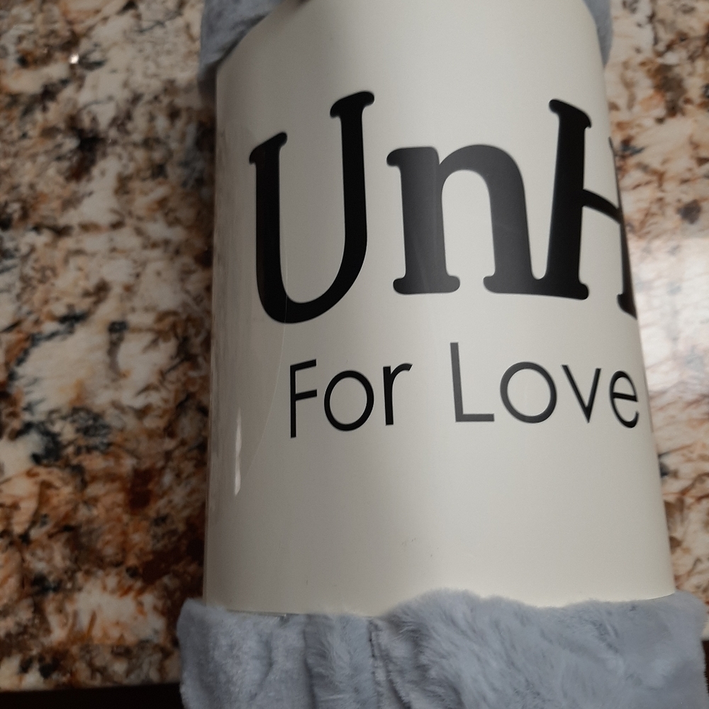 Unhide little marshmallow throw